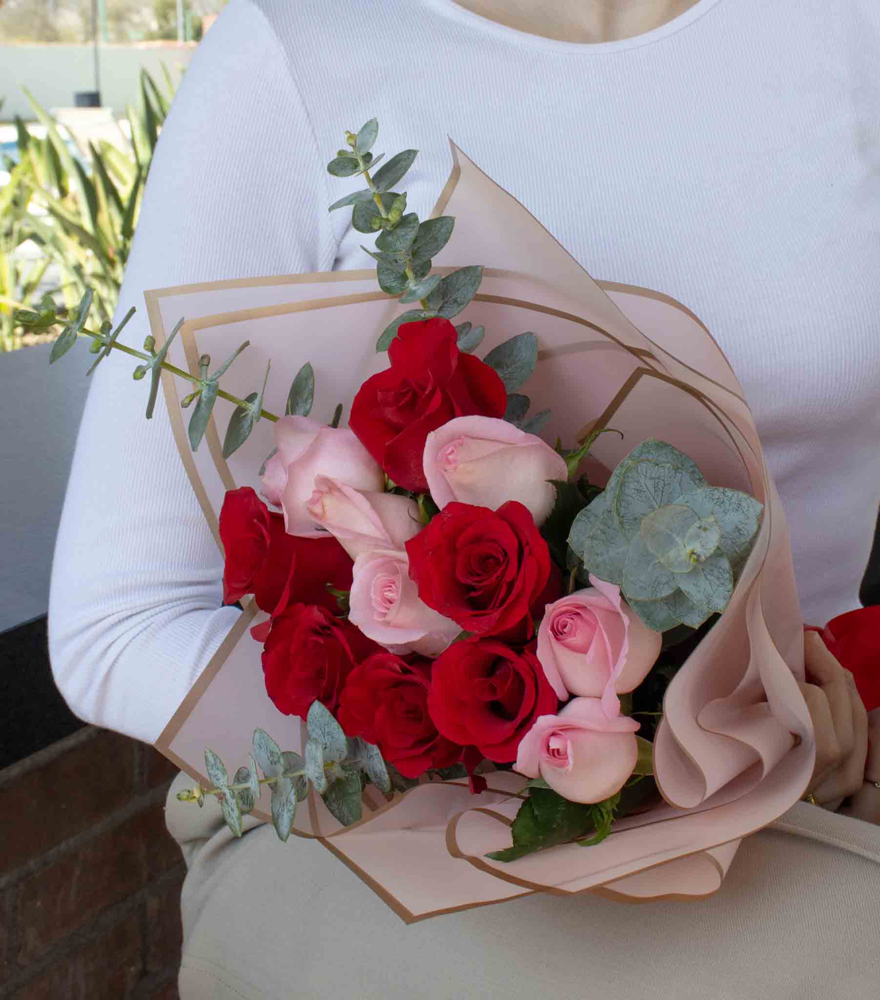 Bouquet con 12 Rosas - Flores a Domicilio 4