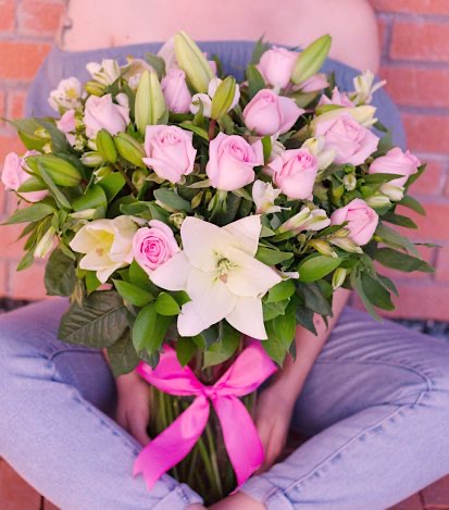 Florero Rosas, Lilis y Alstromerias - Flores a Domicilio 1