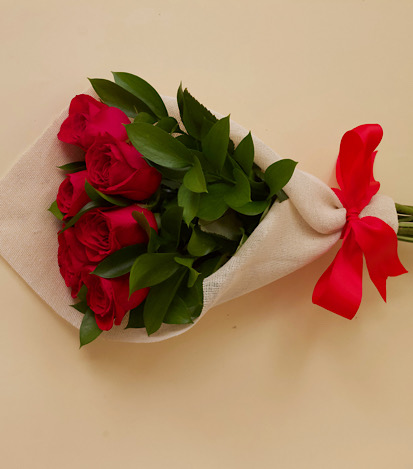  6 rosas y follaje elegante - Flores a Domicilio 3